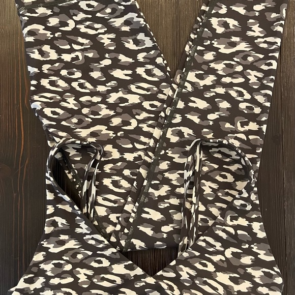 Offline by Aerie set - Picture 4 of 4